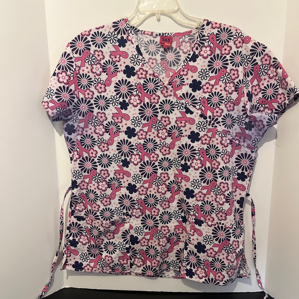 365 SMALL Scrub Top- Floral Breast Cancer ribbon medium front pockets tie back